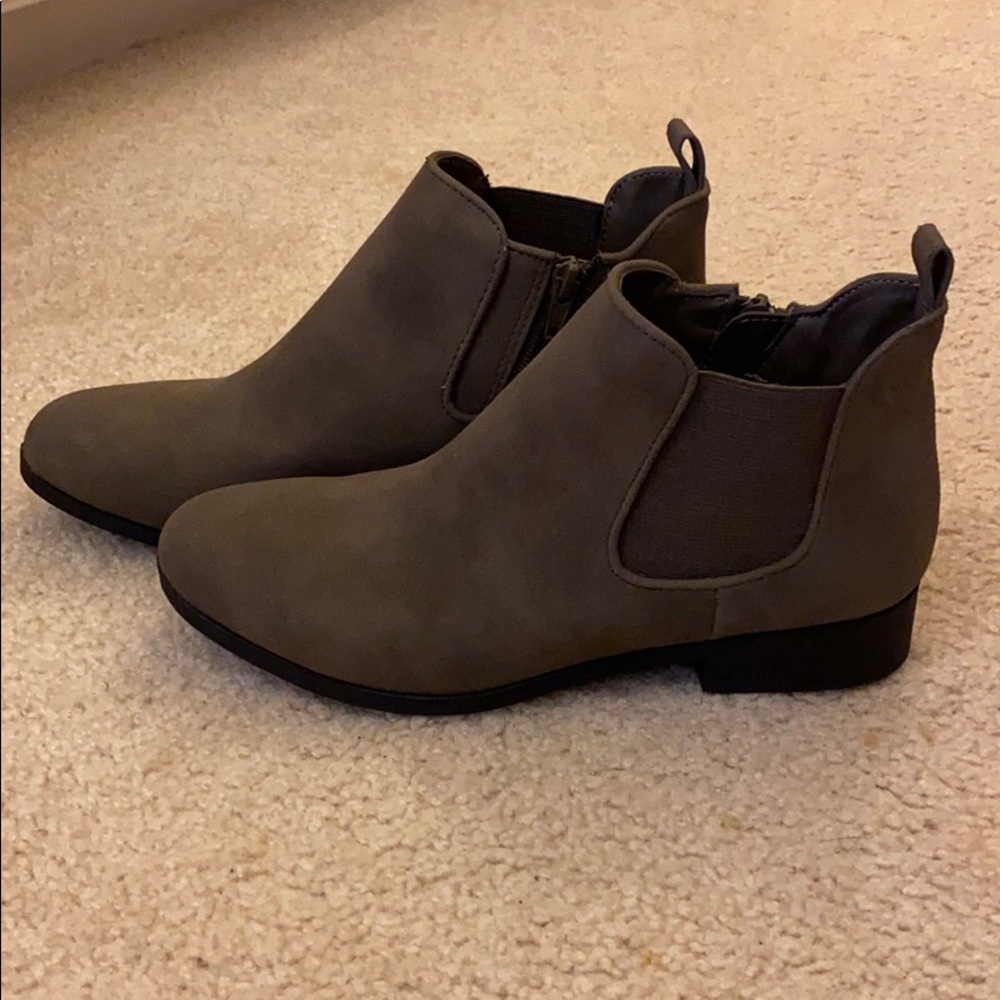 American Rag Taupe Booties